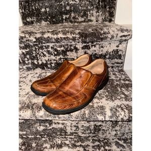 Johnston and Murphy XC4 loafers